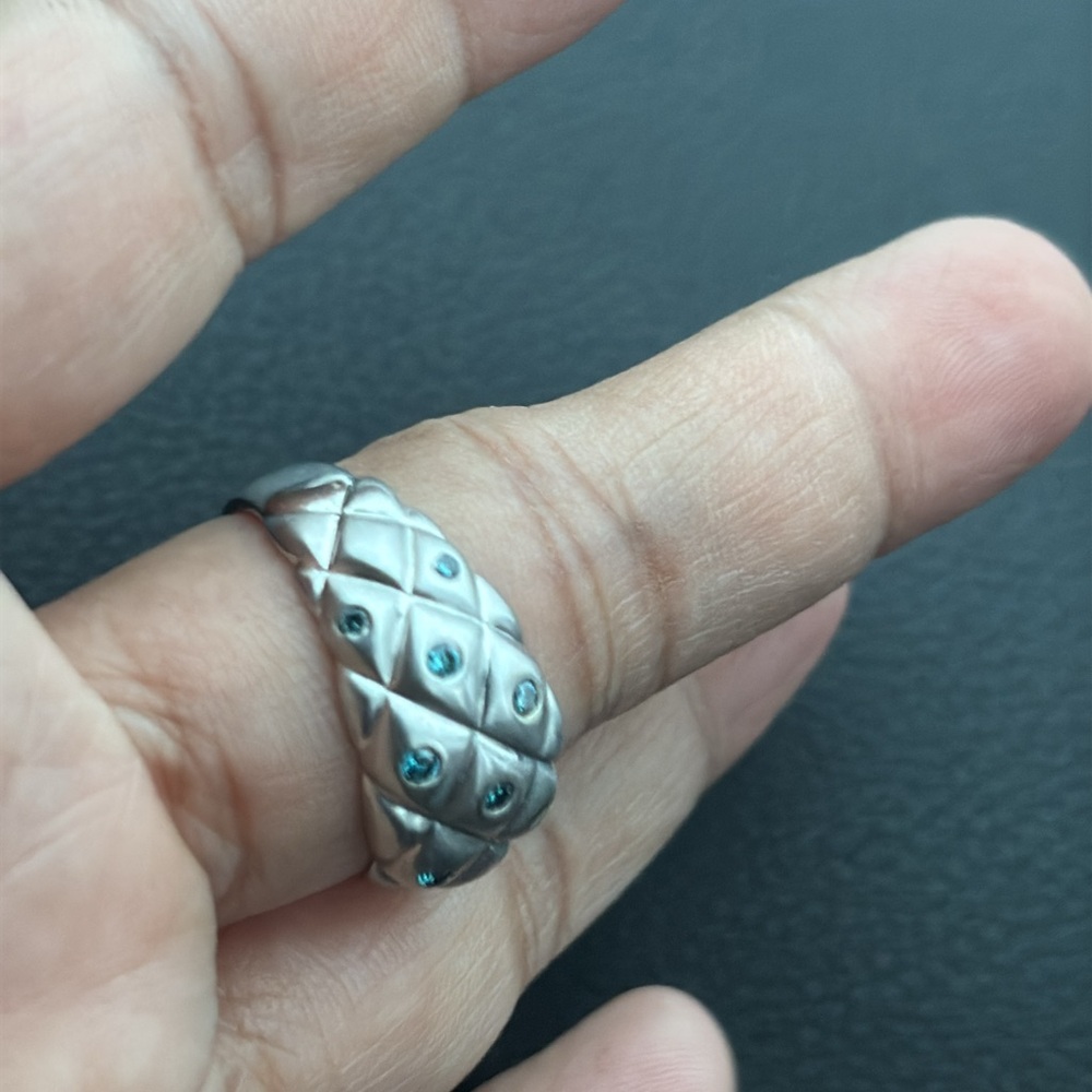 ✨SOLD✨
Exquisite 14k White Gold & Blue Diamond Ring - Picture 6 of 14